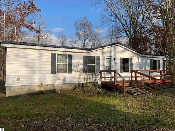 5591 Jeffs Rd, Falmouth, MI 49632