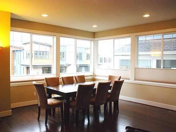 3rd image of 10725 NE 65th Ln #17