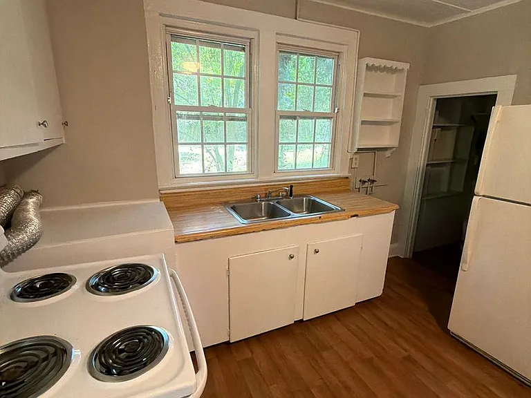 3516 Eastway Dr — Photo 6