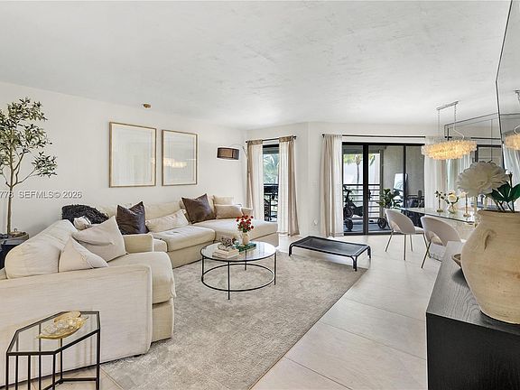 3rd image of 5850 Camino Del Sol APT 404