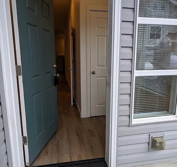 Halsey East Townhomes — Photo 42