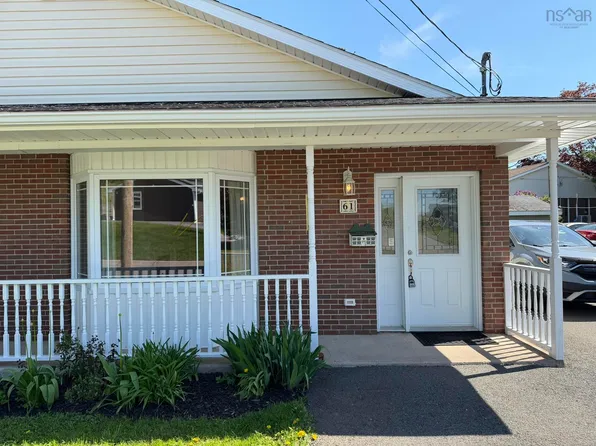 61 Churchill Dr, New Glasgow, NS B2H 1V1