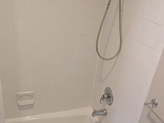 4th image of 659 N Armistead St