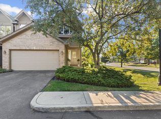 590 Silver Aspen Cir, Crystal Lake, IL 60014
