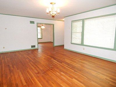 5th image of 271 Grandview Ave