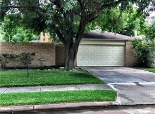 2471 Falls Church Dr, Houston, TX 77067