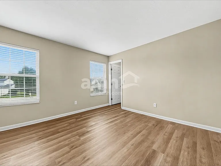 233 Saddle Creek Ln — Photo 15