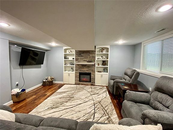 5th image of 520 SE Sagewood Cir