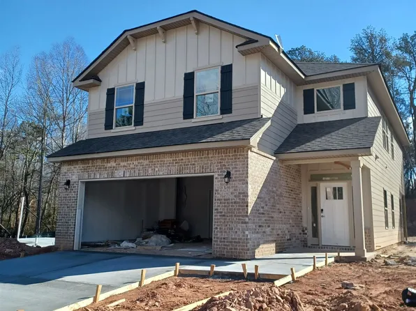 312 Magnolia Villas Dr, Cornelia, GA 30531