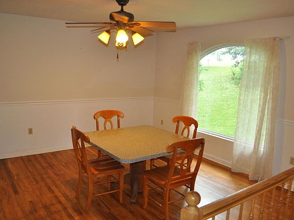 4th image of 225 E Copeland Dr