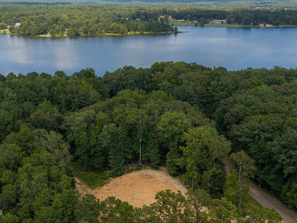 1st image of 305 Edgewood Dr