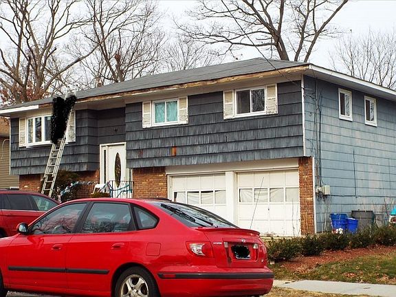3rd image of 121 Jefferson Ave