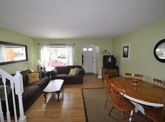 4th image of 1356 Mandel Ave