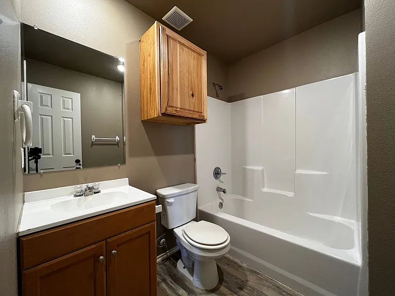 1702 E Dartmouth St — Photo 5