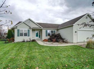 1548 Saint Albert The Great Dr, Sun Prairie, WI 53590