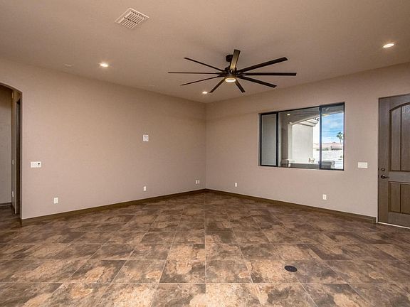 3rd image of 2040 Burgundy Dr