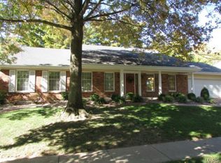 645 Clovertrail Dr, Chesterfield, MO 63017