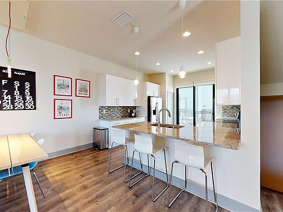 4th image of 4810 W McElroy Ave #1311