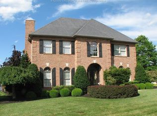 1033 Saint Ives Dr, Hurricane, WV 25526