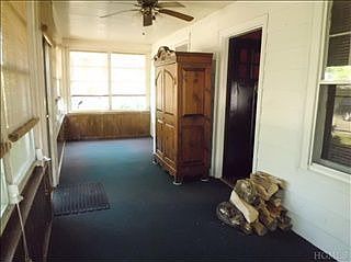 3rd image of 22 Lent Ave
