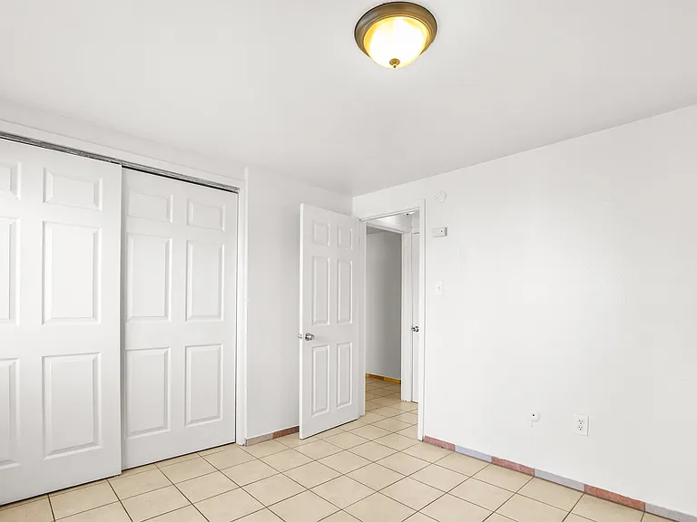 Camelot Apartments — Photo 17