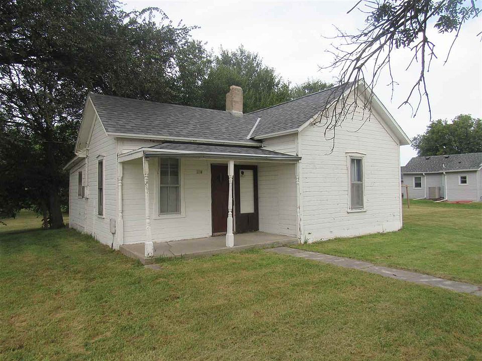 1st image of 211 E Pine St