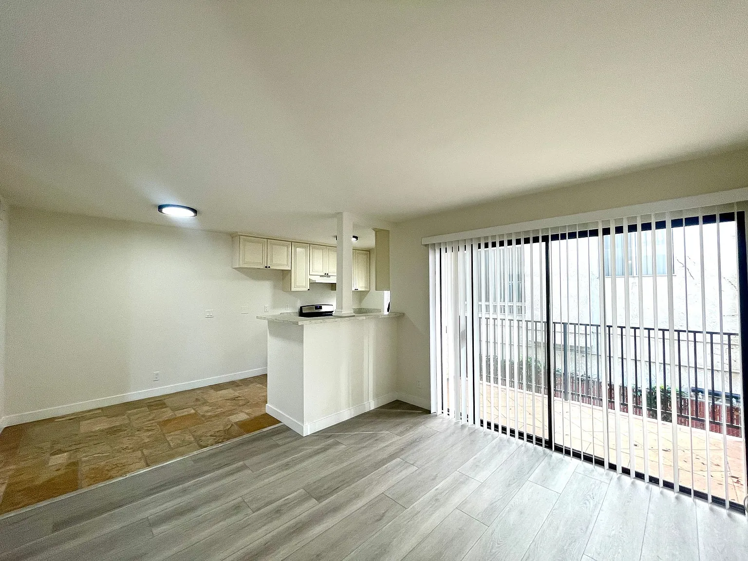 13925 Sherman Way — Photo 1