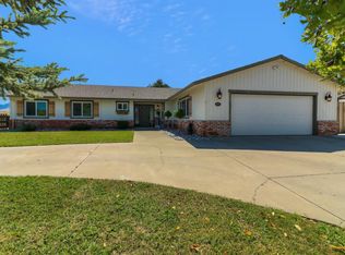 311 Holliday Dr, Hollister, CA 95023