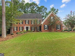 877 Guinevere Way SW, Lilburn, GA 30047