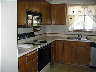 2nd image of 2403 W Klamath Ave
