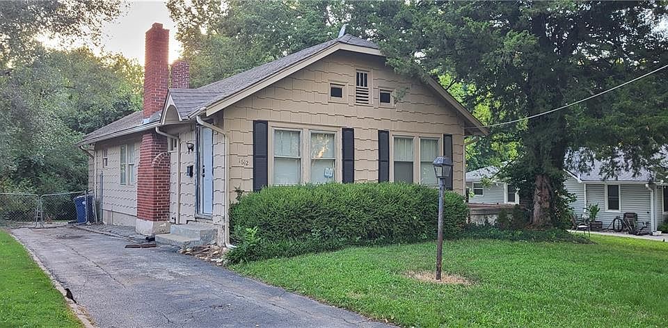 2nd image of 1612 S Claremont Ave