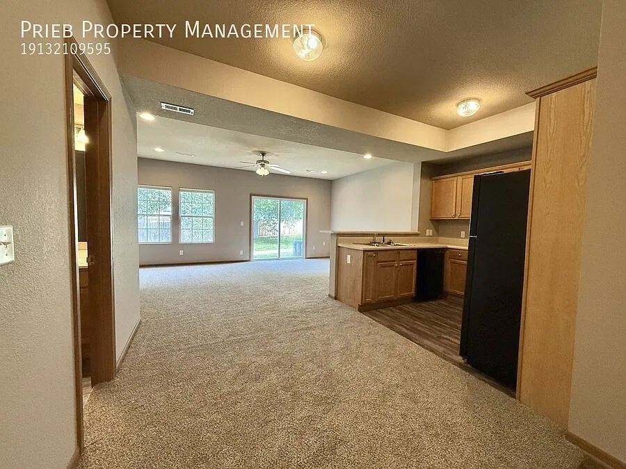 Cottage Park Townhome - Available December 2nd — Photo 2