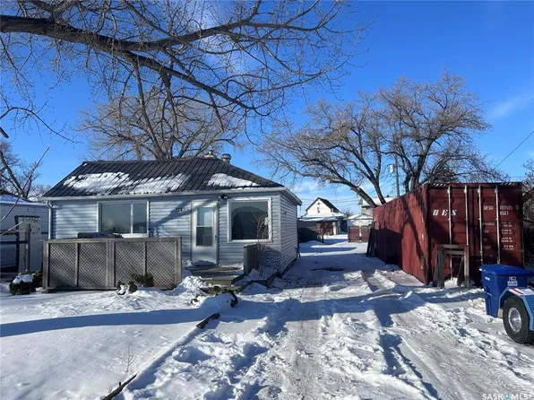 314 RAILWAY STREET, Bienfait, SK S0C 0M0