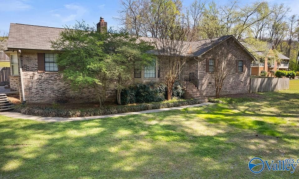 1st image of 502 Lee Dr
