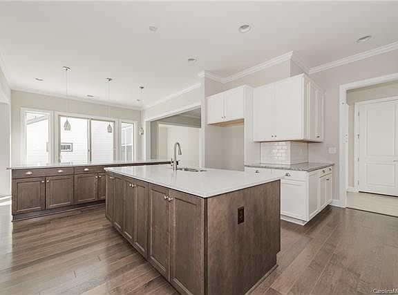 4th image of 7109 Hanging Rock Ct
