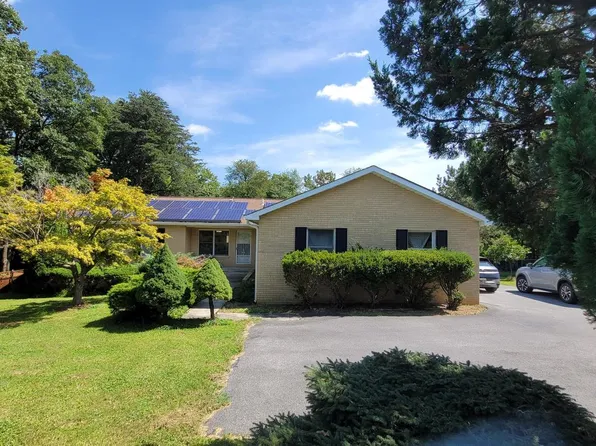7601 San Di Gan Dr, Frederick, MD 21702