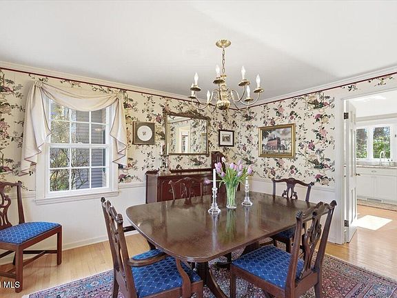 4th image of 27 Wexford Road