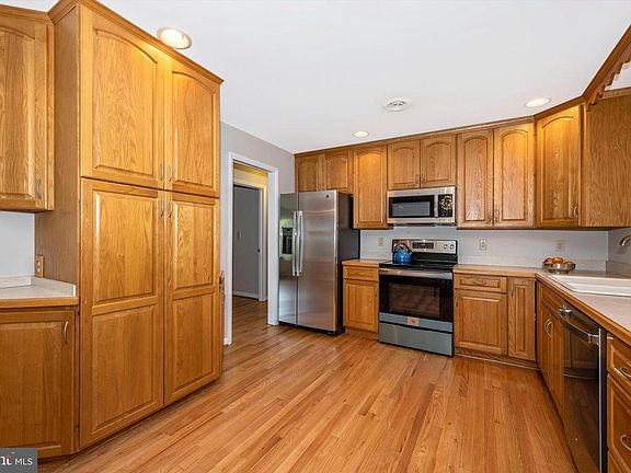2nd image of 3116 Pheasant Run