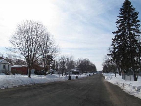 Exterior Neighborhood (street photo)