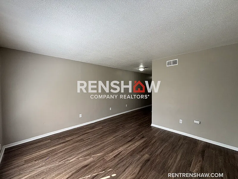 2 bed, 1.0 bath, 801 sqft, $795 — Photo 2