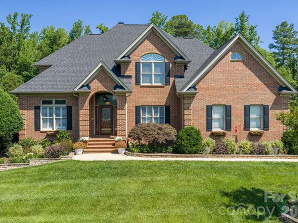 3740 Sand Wedge Dr, Gastonia, NC 28056