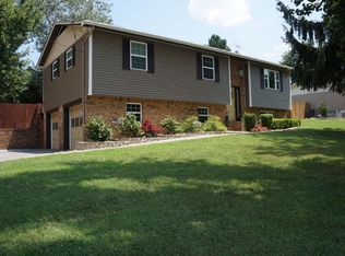 2308 Mark Ln, Maryville, TN 37803