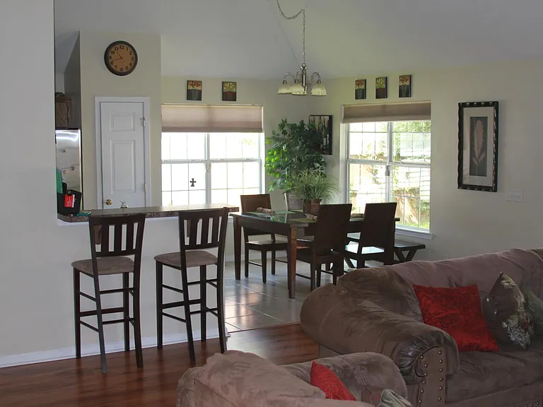 37 Dianne Mackenzie Way — Photo 2