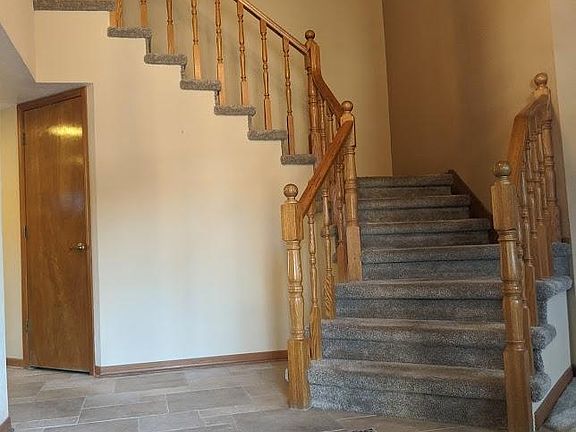 5th image of 1807 E Friess Dr
