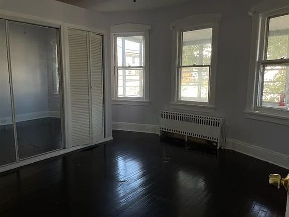 4th image of 147 Shaw St Floor 2