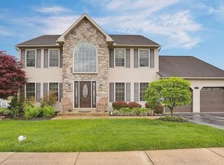 9 Shelly Dr, Sinking Spring, PA 19608