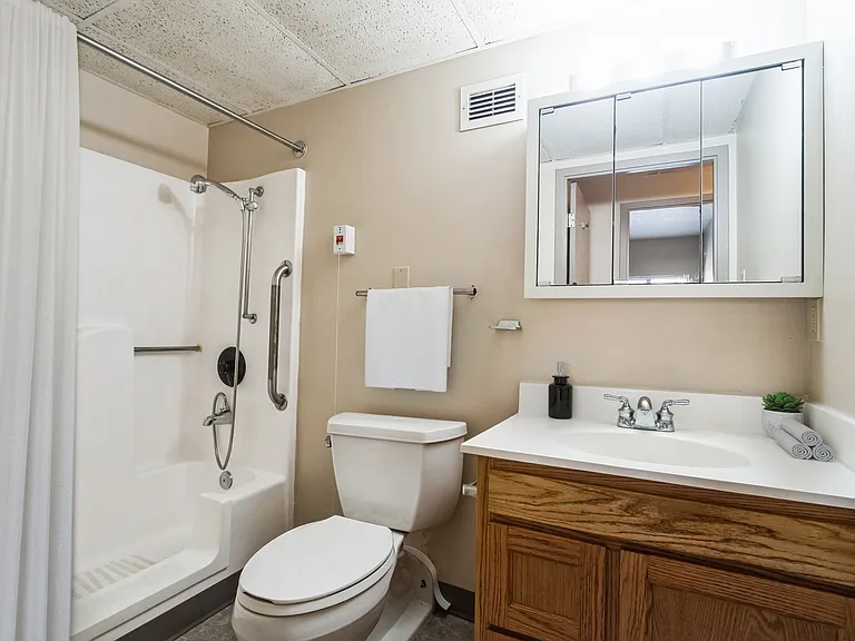 Ken Mar Senior Apartments - 62 & Older — Photo 15