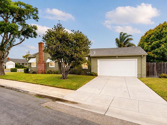 4th image of 929 Capistrano Dr