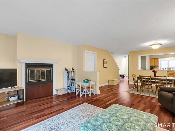 3rd image of 410 Sand Stone Dr Unit 410