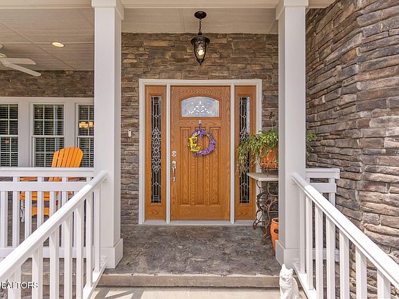 4th image of 3045 Port Royal Ln
